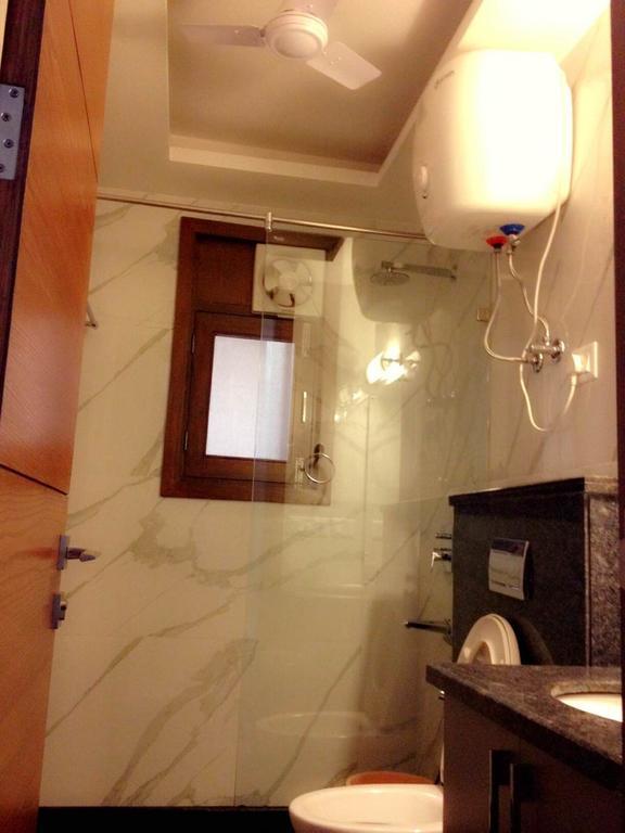 Woodpecker Service Apartments - Green Park New Delhi Phòng bức ảnh