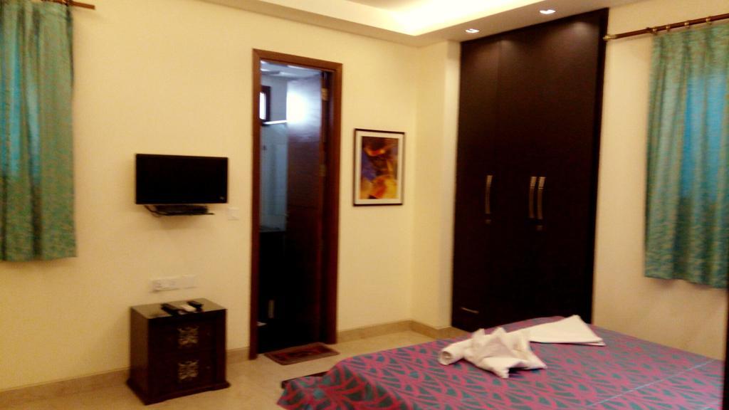 Woodpecker Service Apartments - Green Park New Delhi Ngoại thất bức ảnh